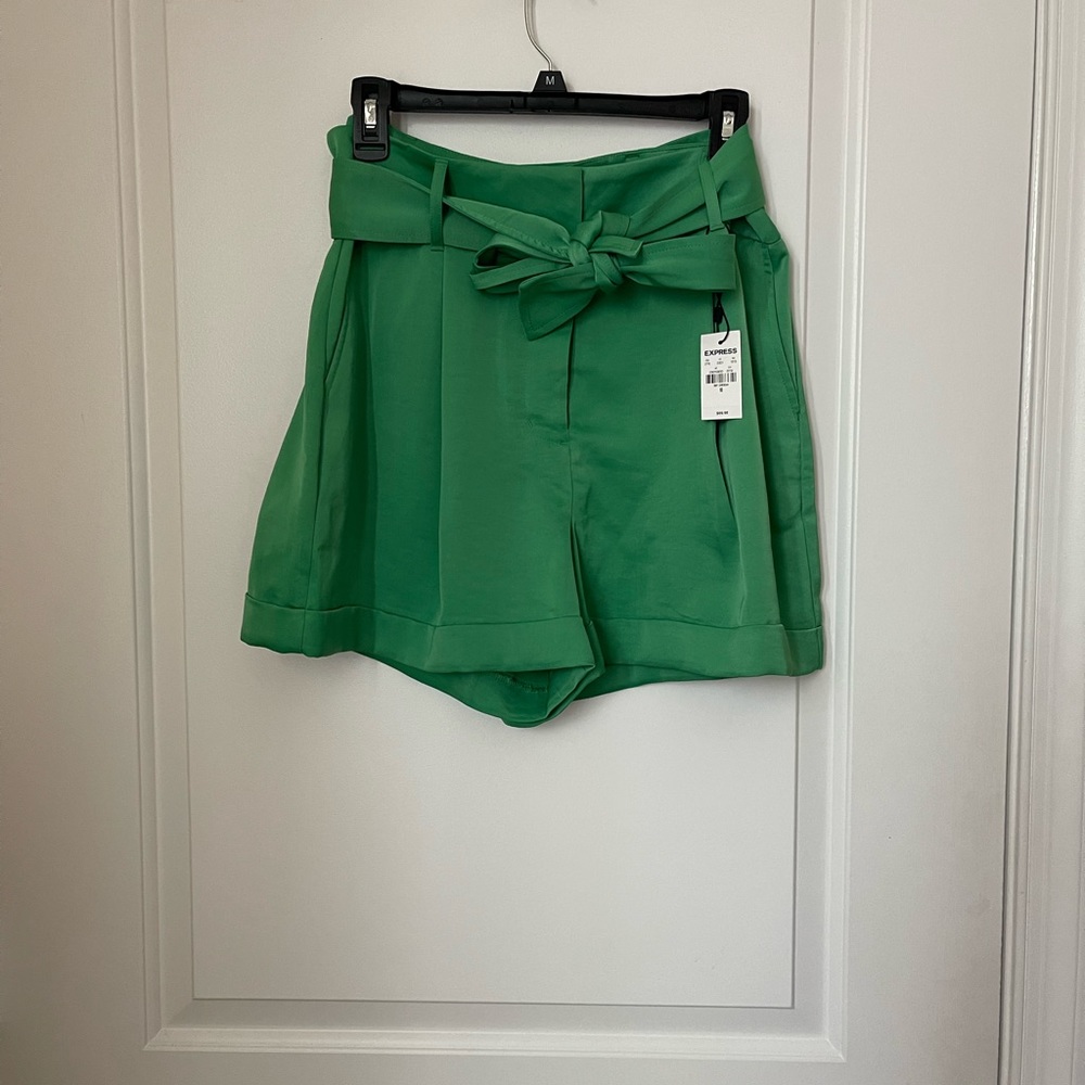 Express Shortie Size 10 - Picture 2 of 6